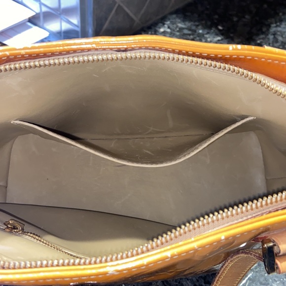 Louis Vuitton Houston Vernis LV monogram embossed beige patent leather tote bag - Picture 10 of 12